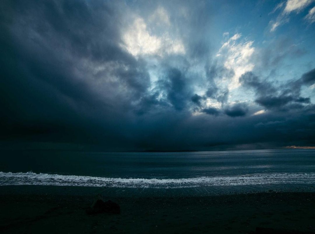 Navigating Generations: Powerful Parent-Child Stories in Comics